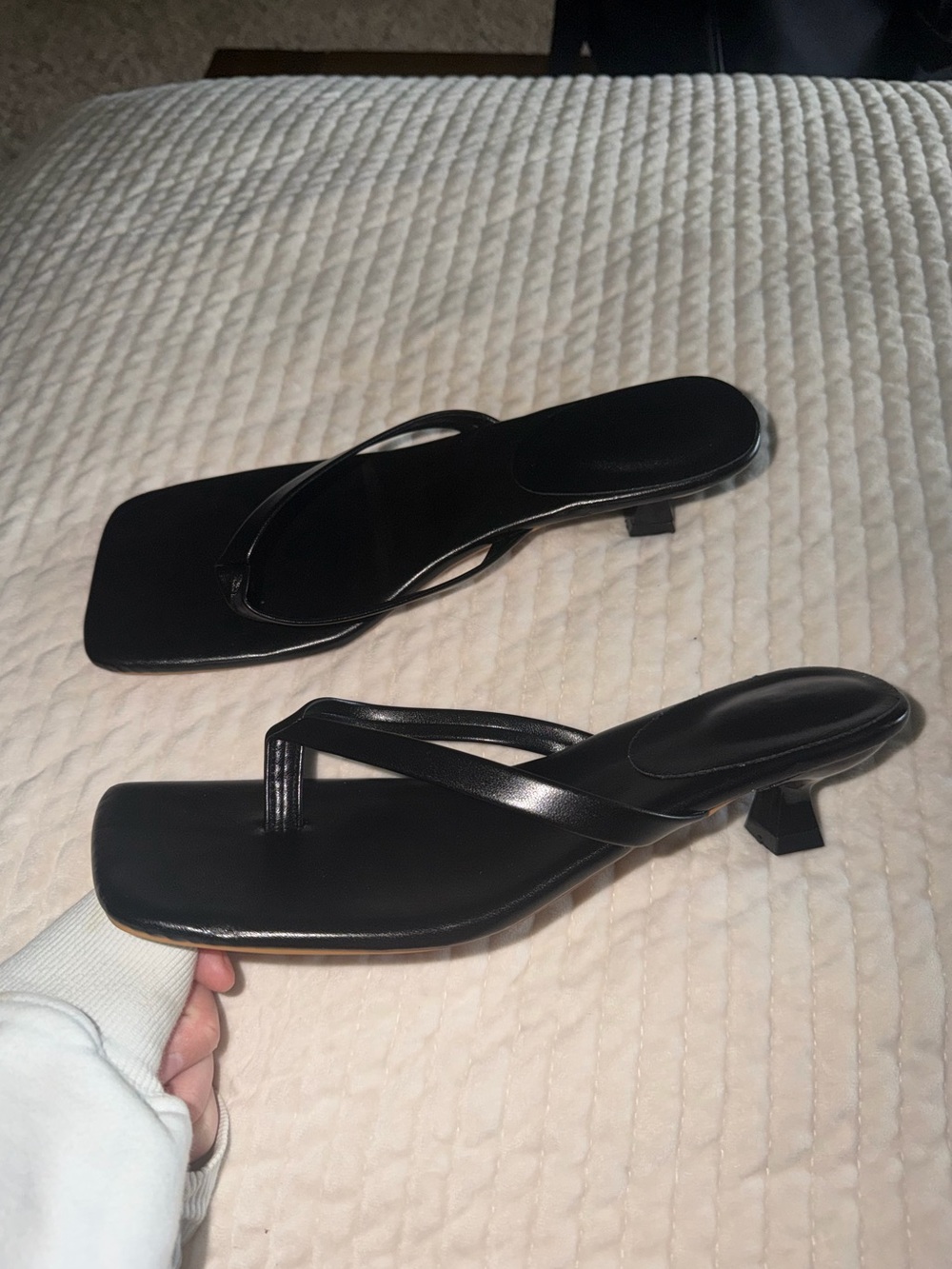 NEW black flip flop kitten heel